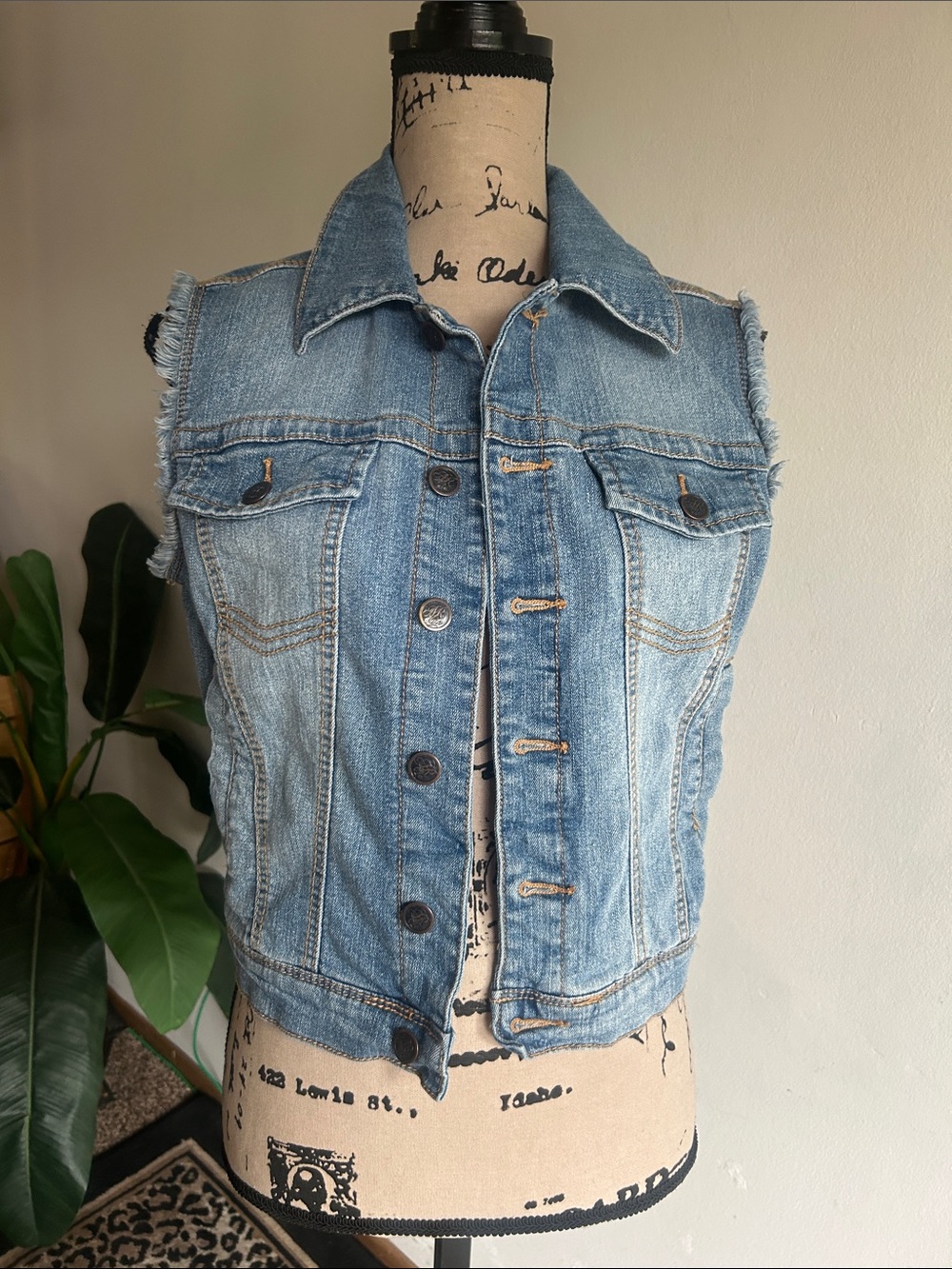 American Rag Denim Sleeveless Vest Size Medium